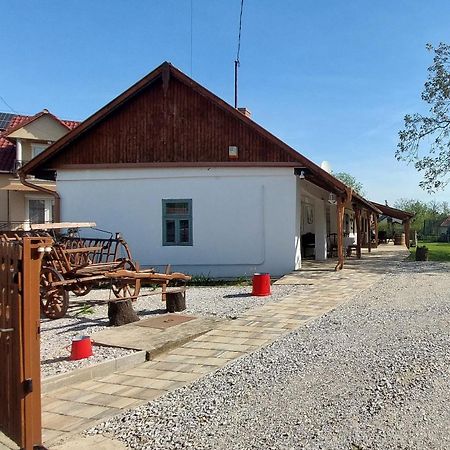 Trinity Vendeghaz Abadszalok Villa Buitenkant foto