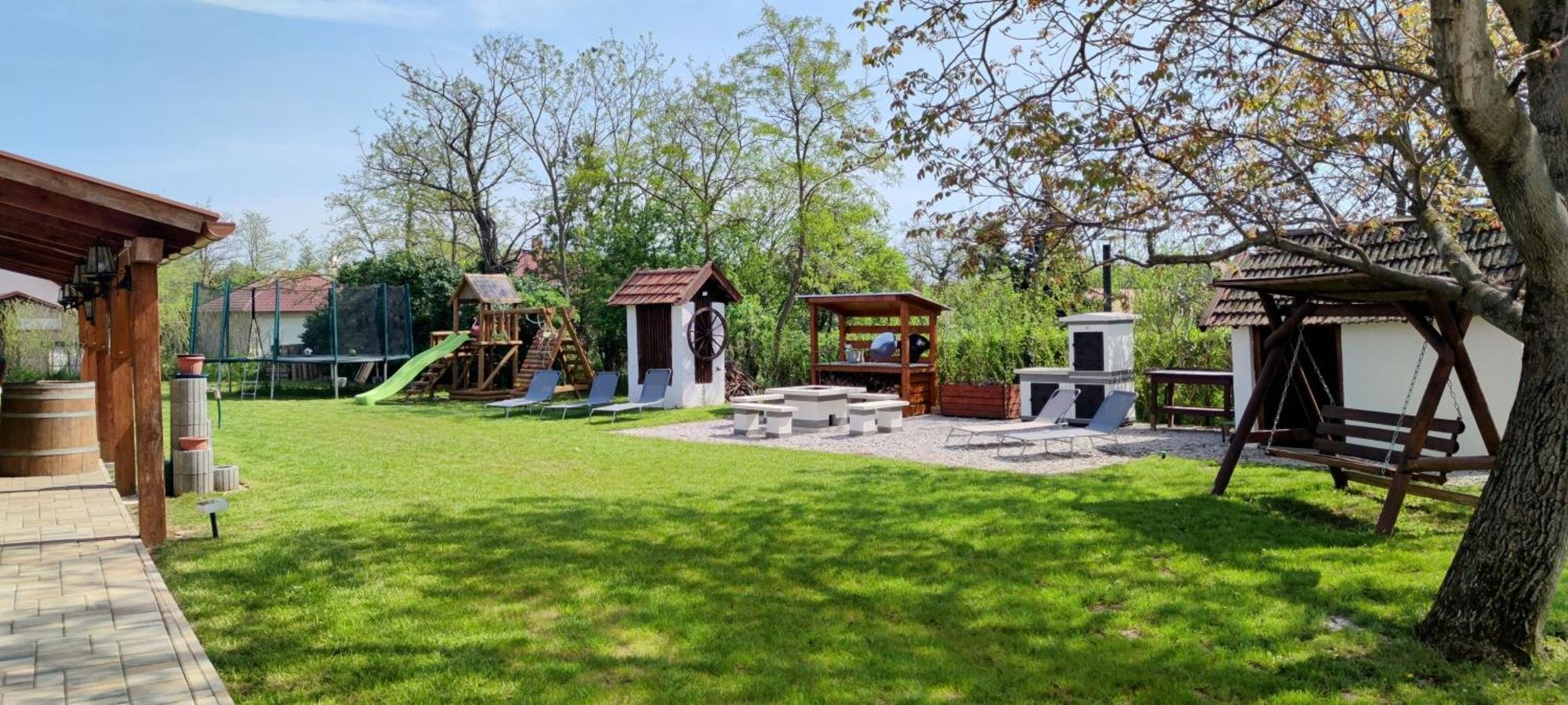 Trinity Vendeghaz Abadszalok Villa Buitenkant foto