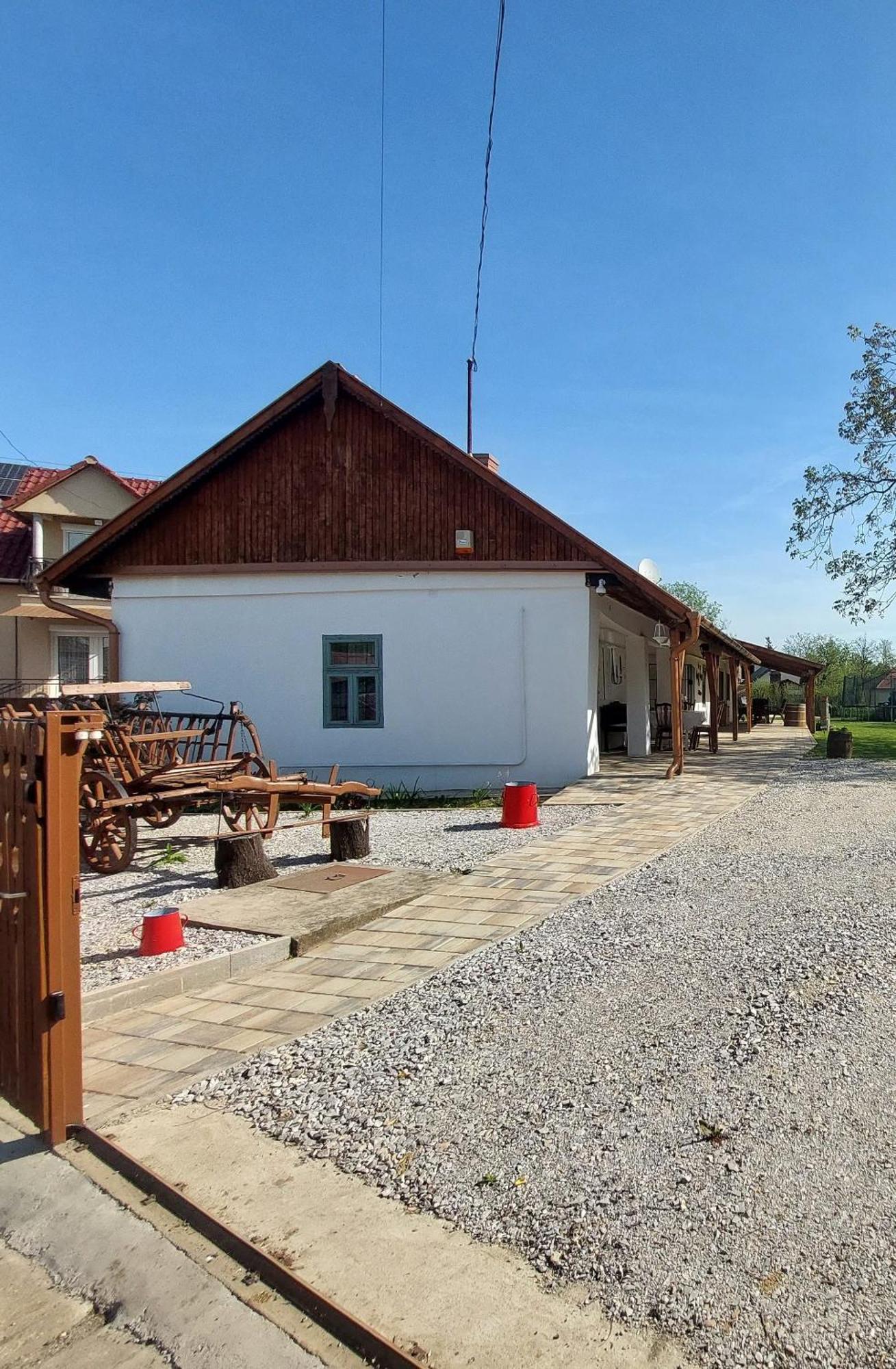 Trinity Vendeghaz Abadszalok Villa Buitenkant foto